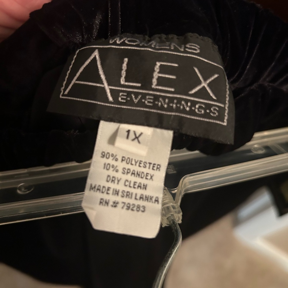 Women’s velvet pants